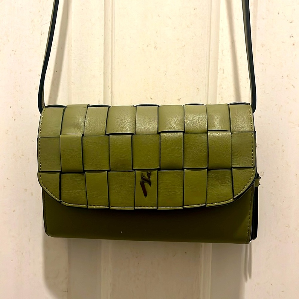 Vera wang shoulder wallet/purse